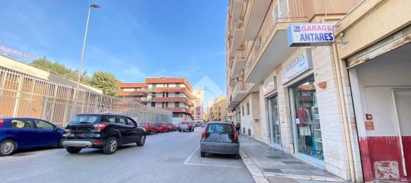 1-Zimmer Gewerbliche Immobilie in Bari, Italy, Nr. 150867 19