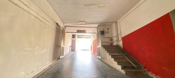 1-Zimmer Gewerbliche Immobilie in Bari, Italy, Nr. 150867 5