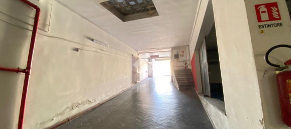 1-Zimmer Gewerbliche Immobilie in Bari, Italy, Nr. 150867 6