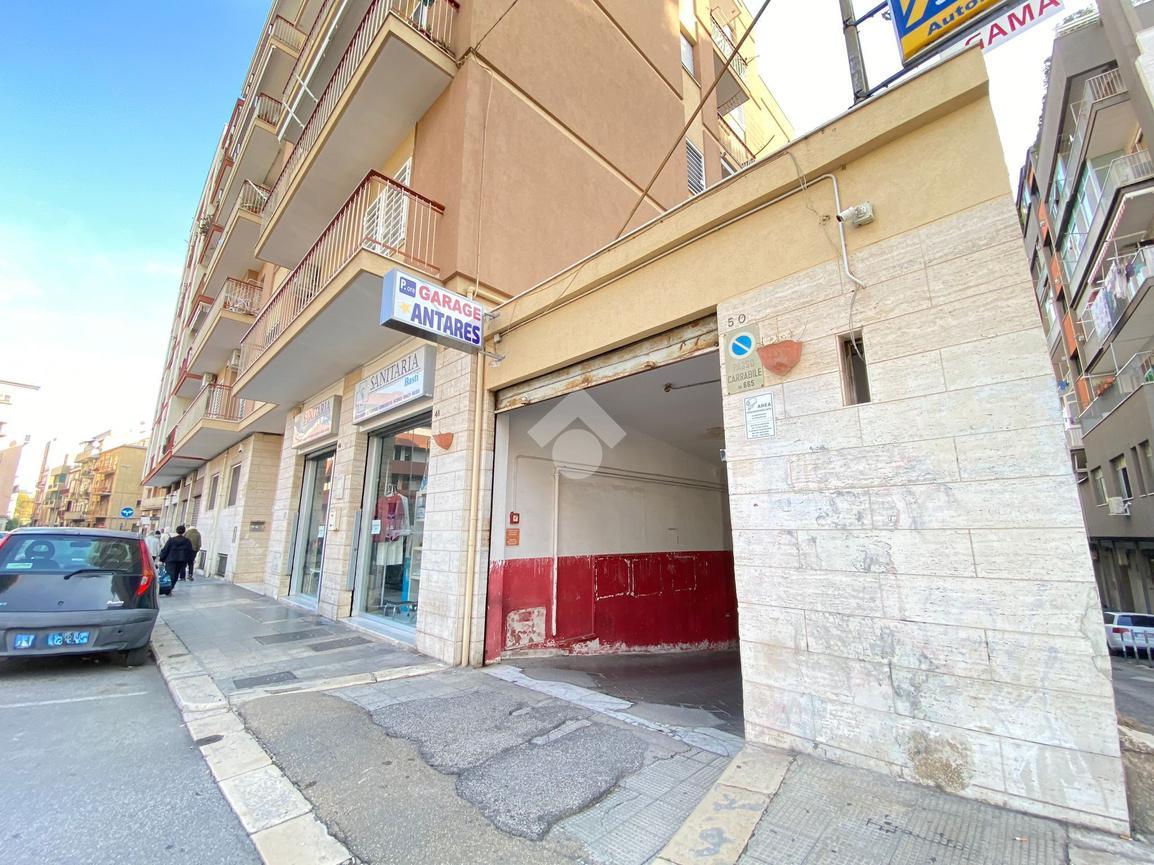 1-salle Propriété commerciale à Bari, Italy No. 150867