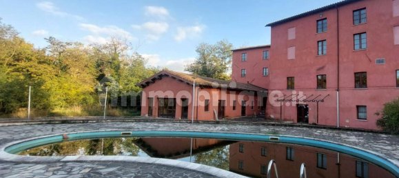 2586m² Commercial property in Matelica, Italy No. 315776 5