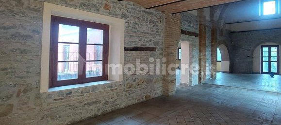 2586m² Commercial property in Matelica, Italy No. 315776 18