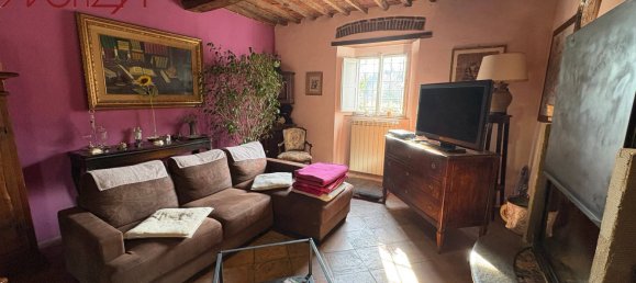 3 bedrooms House in Lucca, Italy No. 91840 6