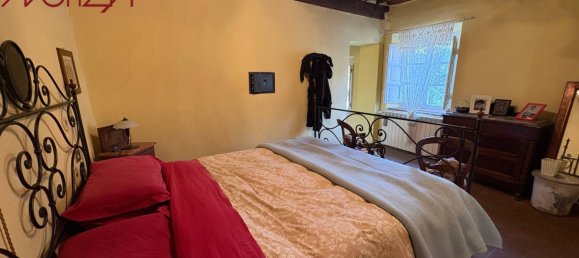 3 bedrooms House in Lucca, Italy No. 91840 21