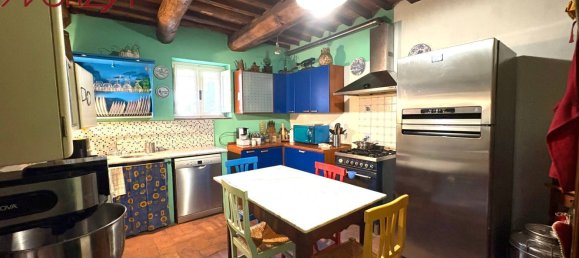 3 bedrooms House in Lucca, Italy No. 91840 11