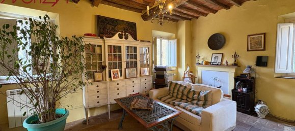 3 bedrooms House in Lucca, Italy No. 91840 13