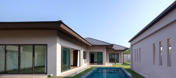 3 bedrooms Villa in Bangkok, Thailand No. 3643 7