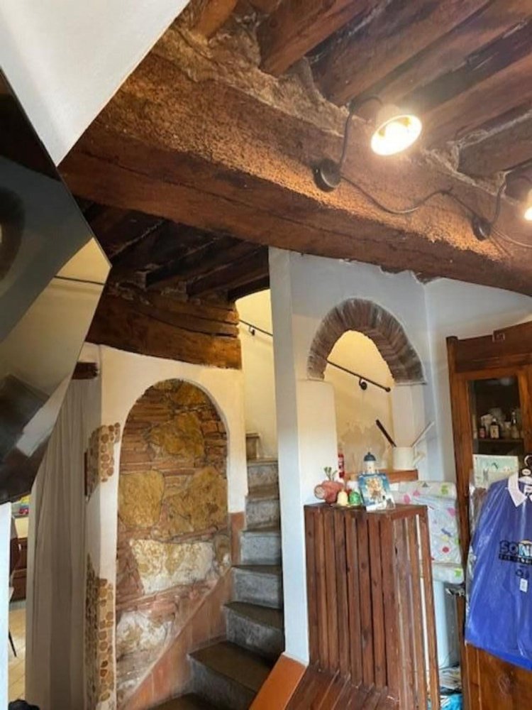 Дом с 5 спальнями в Веккьяно, Италия № 380639