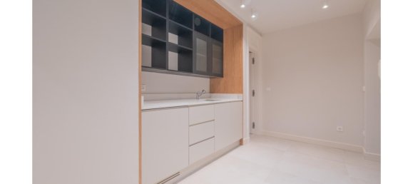 3 غرف نوم منزل ذو طابقين في Lisbon, Portugal رقم 281167 40