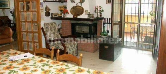 4 bedrooms Villa in Cerro al Lambro, Italy No. 130163 5