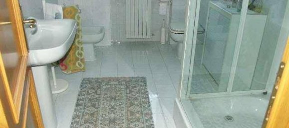 4 bedrooms Villa in Cerro al Lambro, Italy No. 130163 8