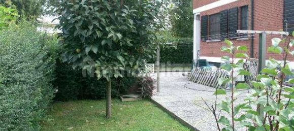 4 bedrooms Villa in Cerro al Lambro, Italy No. 130163 10