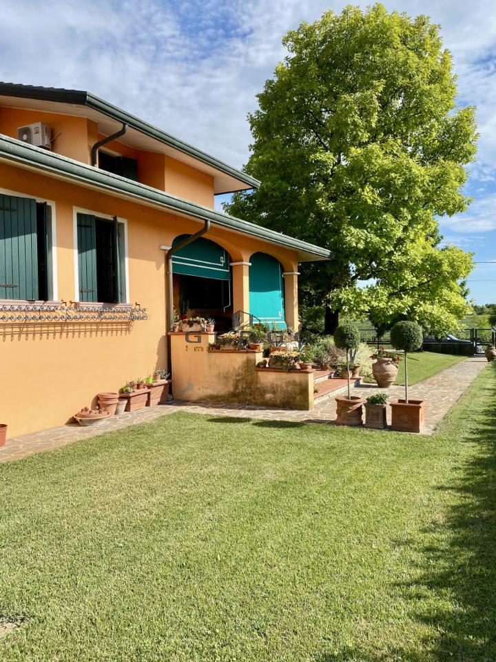 6غرفة فيلا في San Giorgio delle Pertiche, Italy رقم 107966