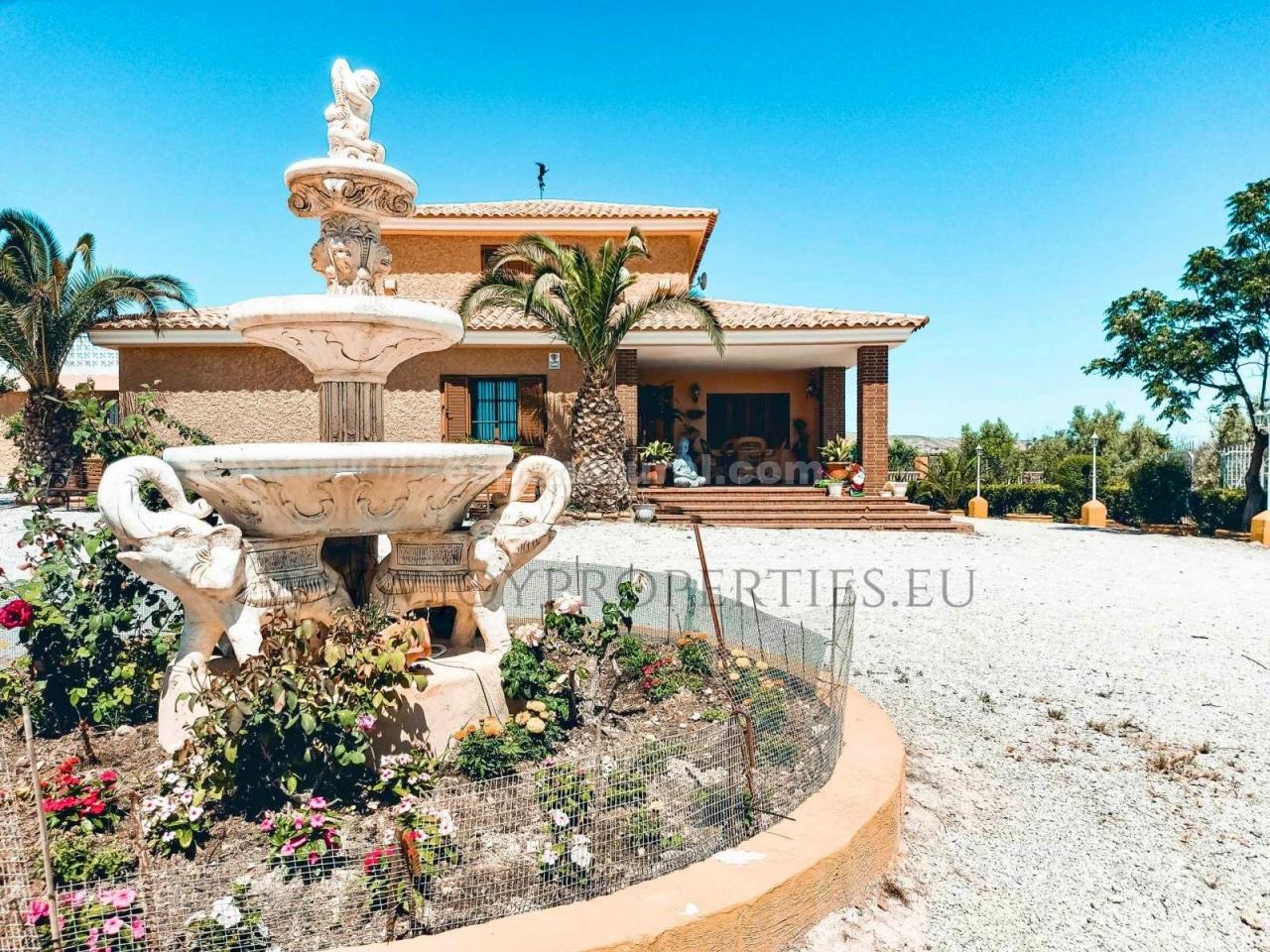 5 غرف نوم فيلا في Caniles, Spain رقم 287804