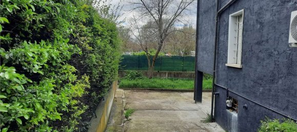 10 rooms House in Reggio Emilia, Italy No. 70783 3