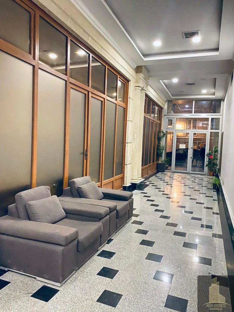 3 bedrooms Apartment in Sabail, Azerbaijan No. 2094