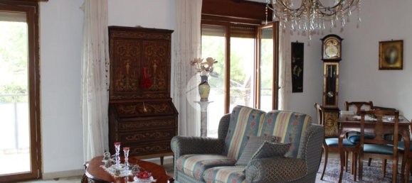 4 bedrooms Apartment in Palermo, Italy No. 167471 5