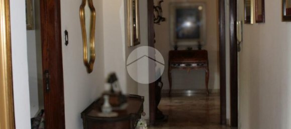 4 bedrooms Apartment in Palermo, Italy No. 167471 10