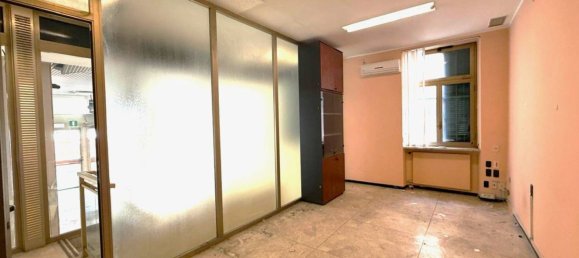 6غرفة عقار تجاري في Genoa, Italy رقم 377325 5