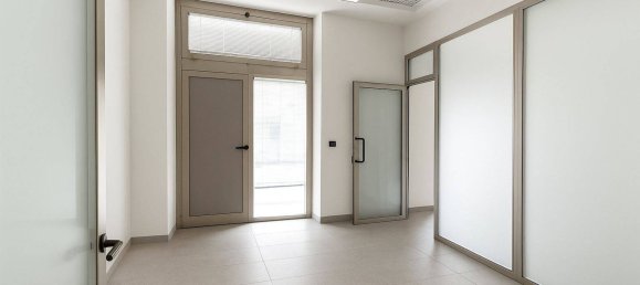 6غرفة عقار تجاري في Genoa, Italy رقم 377325 7