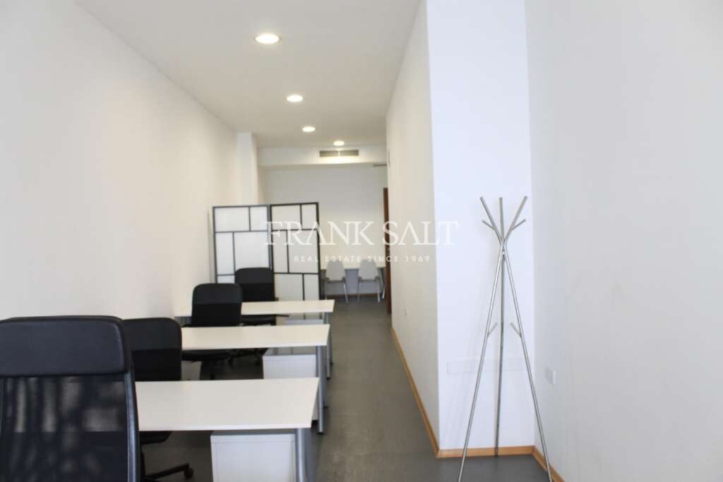 Bureau à Saint Julian's, Malta 51m² No. 12903