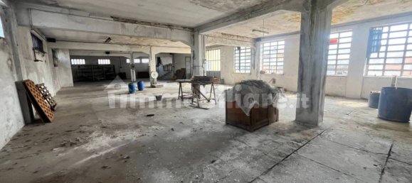 3 rooms Warehouse in Robecchetto con Induno, Italy No. 322996 9