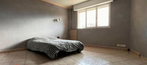 3 bedrooms Apartment in Tours, France No. 219578 5