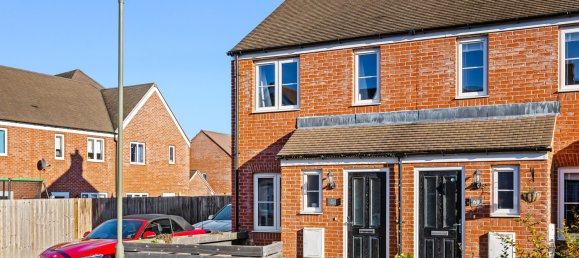 2 bedrooms House in Horley, United Kingdom No. 999 17