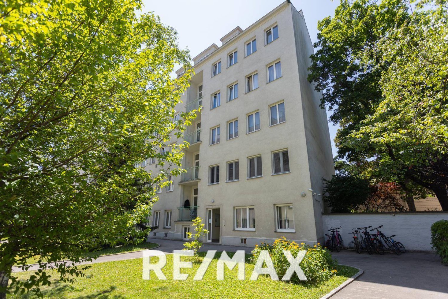 2 rooms Apartment in Simmering, Austria No. 145349