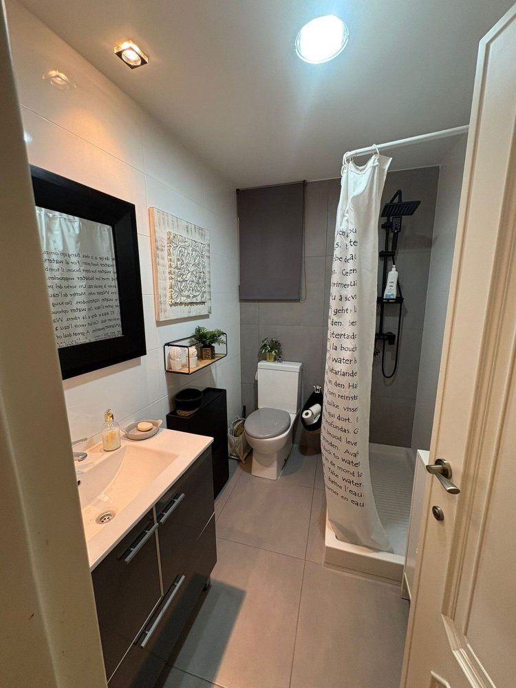 3 bedrooms Apartment in Valencia, Spain No. 247272