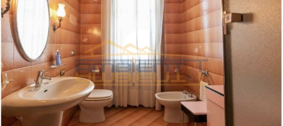 3 bedrooms Villa in Merate, Italy No. 235198 16