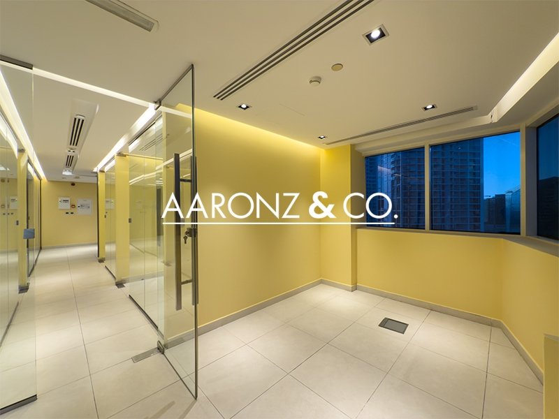 95m² Office in Business Bay, UAE No. 111618