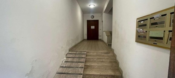 Квартира с 4 комнатами в Реджо Калабрия, Италия № 176057 18