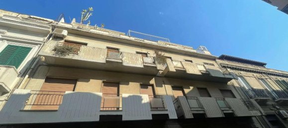 Квартира с 4 комнатами в Реджо Калабрия, Италия № 176057 25