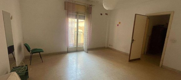 Квартира с 4 комнатами в Реджо Калабрия, Италия № 176057 5