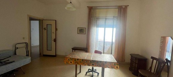 Квартира с 4 комнатами в Реджо Калабрия, Италия № 176057 34