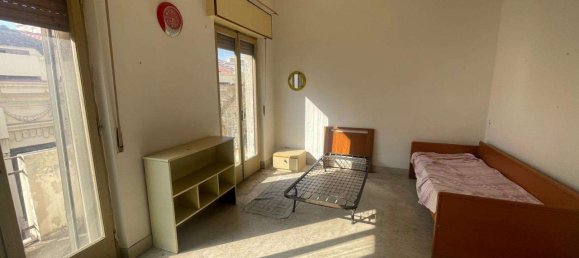 Квартира с 4 комнатами в Реджо Калабрия, Италия № 176057 35