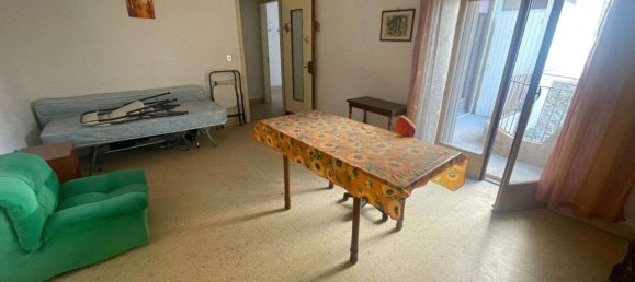 Квартира с 4 комнатами в Реджо Калабрия, Италия № 176057 13