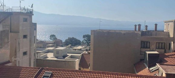 Квартира с 4 комнатами в Реджо Калабрия, Италия № 176057 22