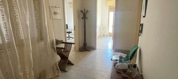 Квартира с 4 комнатами в Реджо Калабрия, Италия № 176057 2