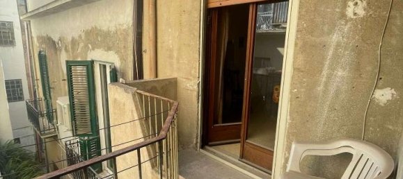 Квартира с 4 комнатами в Реджо Калабрия, Италия № 176057 11