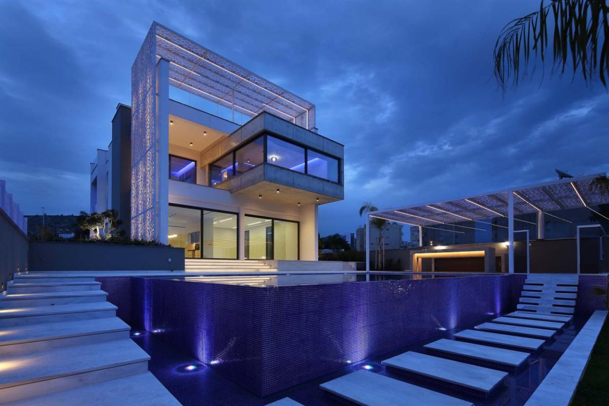 4 bedrooms Villa in Limassol, Cyprus No. 2040