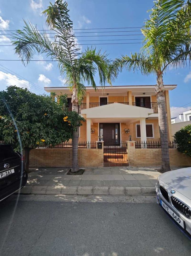 Villa de 4 dormitorios en Aradippou, Cyprus No. 21137