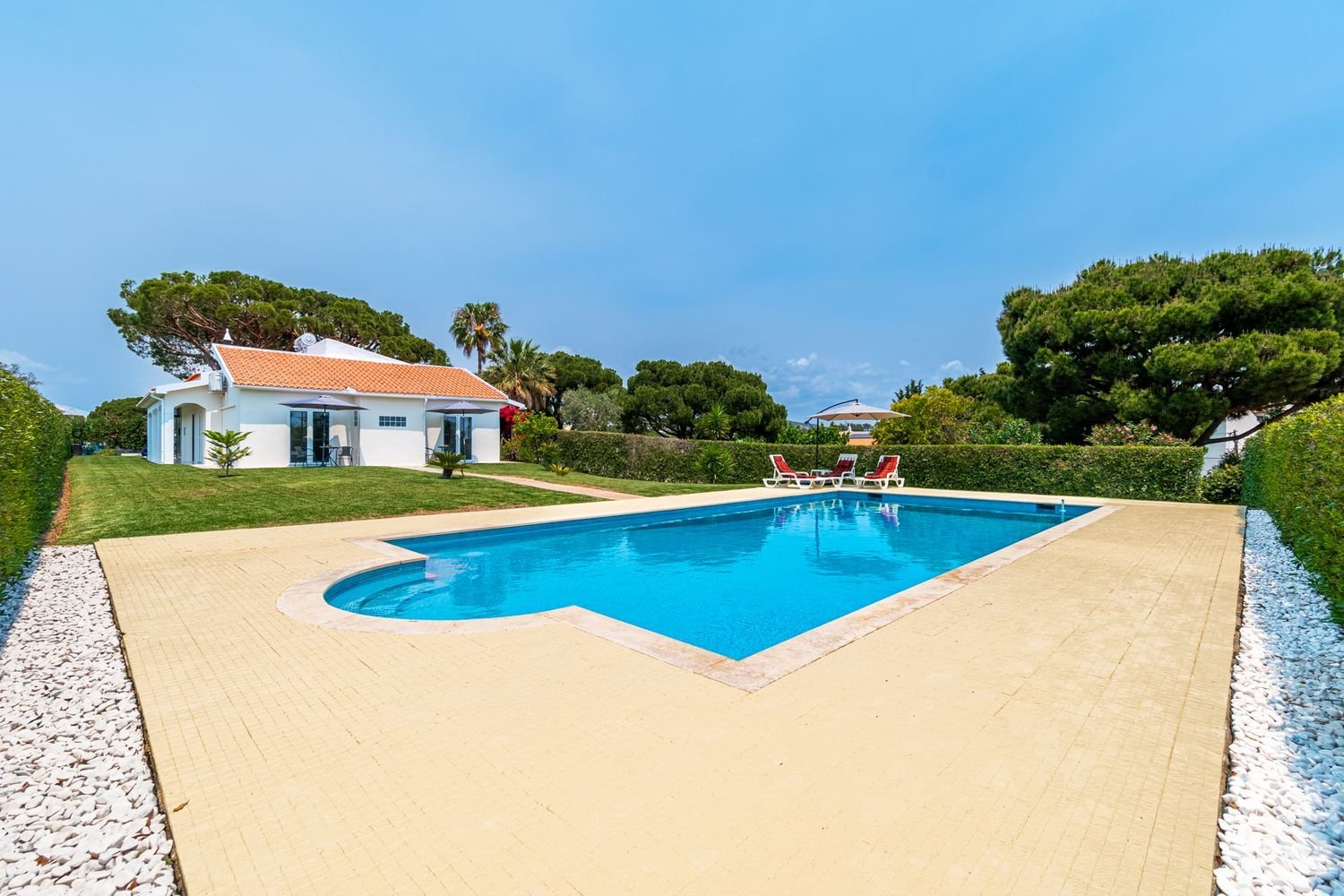 4 bedrooms House in Quarteira, Portugal No. 112737