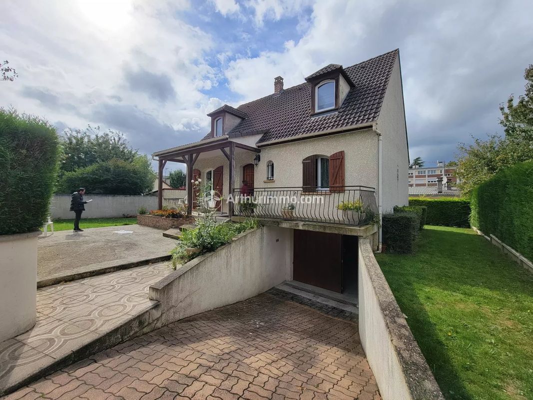 7 chambres Villa à Villiers-le-Bel, France No. 174748