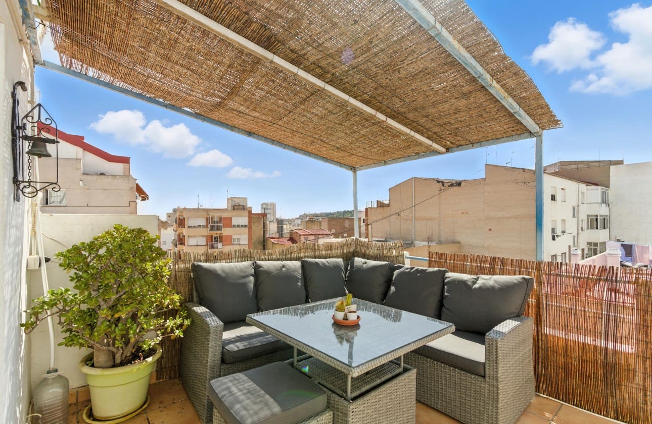Ático de 2 dormitorios en Alicante, Spain No. 133298