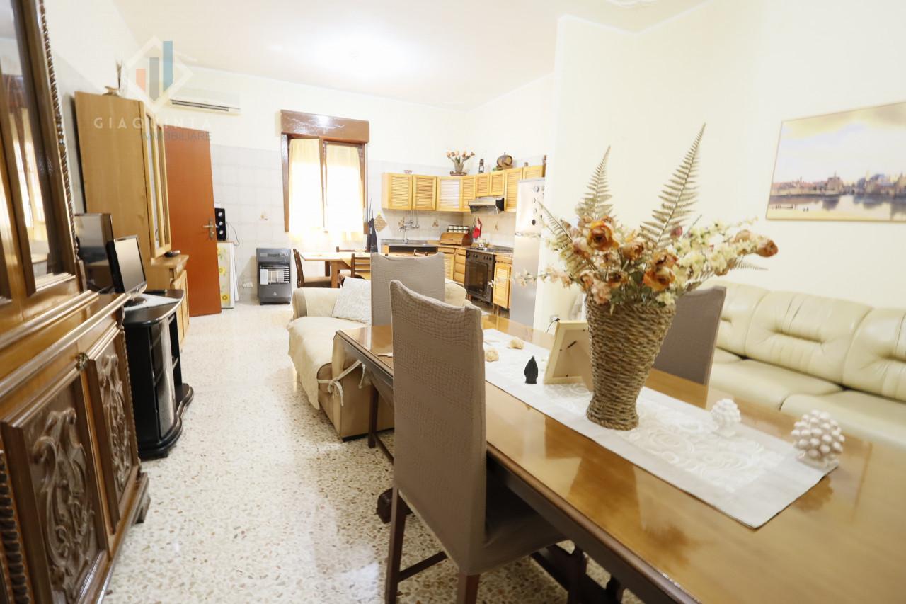 Casa de 3 divisões em Palagonia, Italy N.º 231097