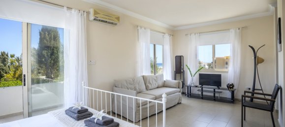 3 bedrooms Villa in Paralimni, Cyprus No. 5706 10