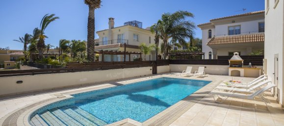 3 bedrooms Villa in Paralimni, Cyprus No. 5706 2