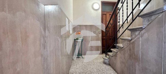 1 bedroom Apartment in Florence, Italy No. 274237 3